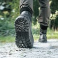 buty-protektor-grom-czarne-108-742-w-terenie-1.jpg