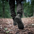 buty-protektor-grom-czarne-108-742-w-terenie-2.jpg