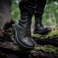 buty-protektor-grom-czarne-108-742-w-terenie-3.jpg