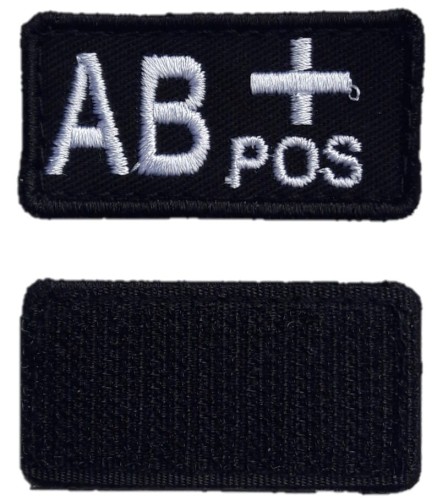 plakietka-grupa-krwi-na-rzep-AB+-positive-czarna.jpg