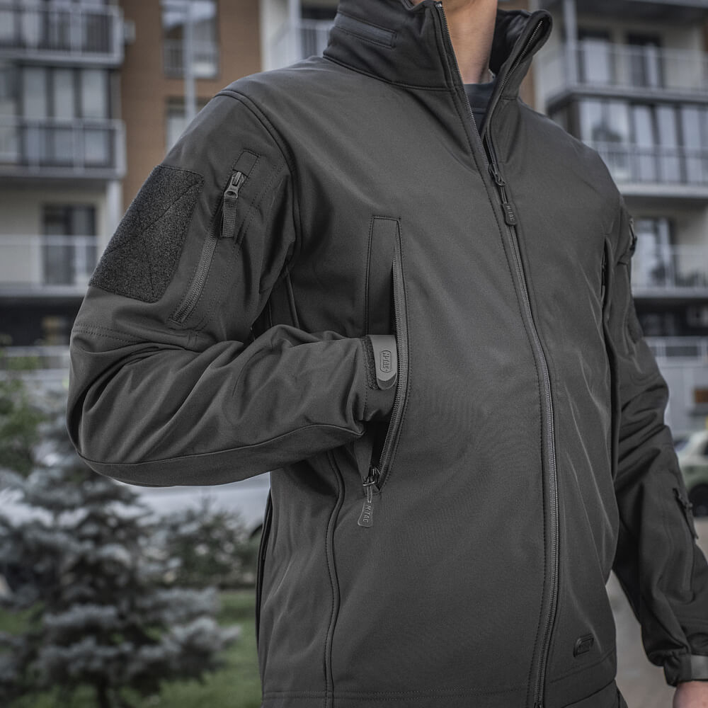M-tac-kurtka-softshell-wojskowa-czarna